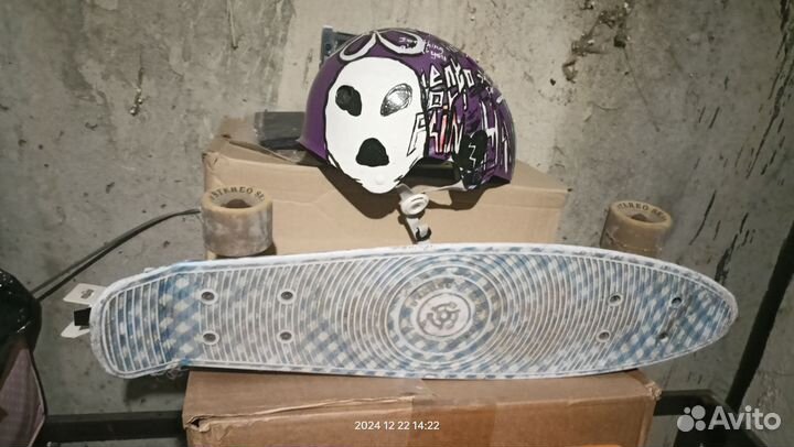 Коньки фигурные, 34-35рр, скейтборд и шлем