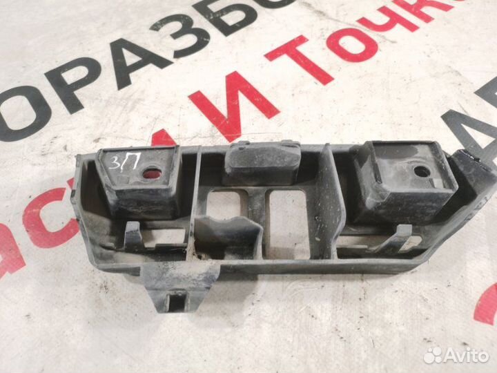 Крепление бампера заднее правое Porsche Cayenne