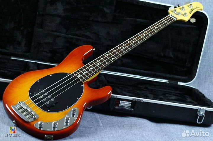 Бас гитара Music Man Stingray