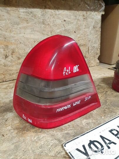 Фонарь задний левый Mercedes Benz W202 1993-2000