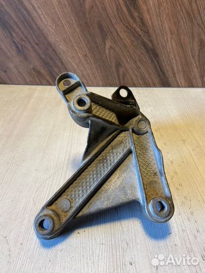 Кронштейн кпп левый Nissan Qashqai J10