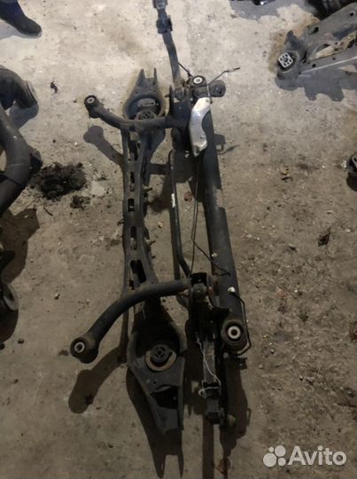 Балка подрамник задняя Volkswagen Passat B6