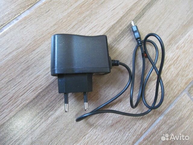 Cетевой адаптер Digma micro USB 1A