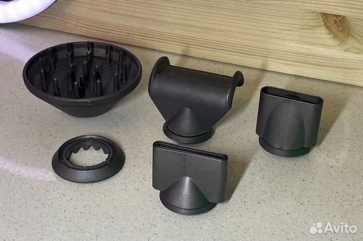 Фен Dyson + расчески dyson