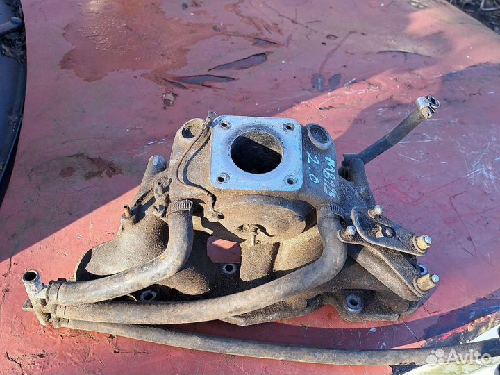 Впускной коллектор на Мерседес W123 M102