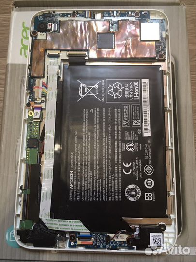 Планшет Acer W3-810