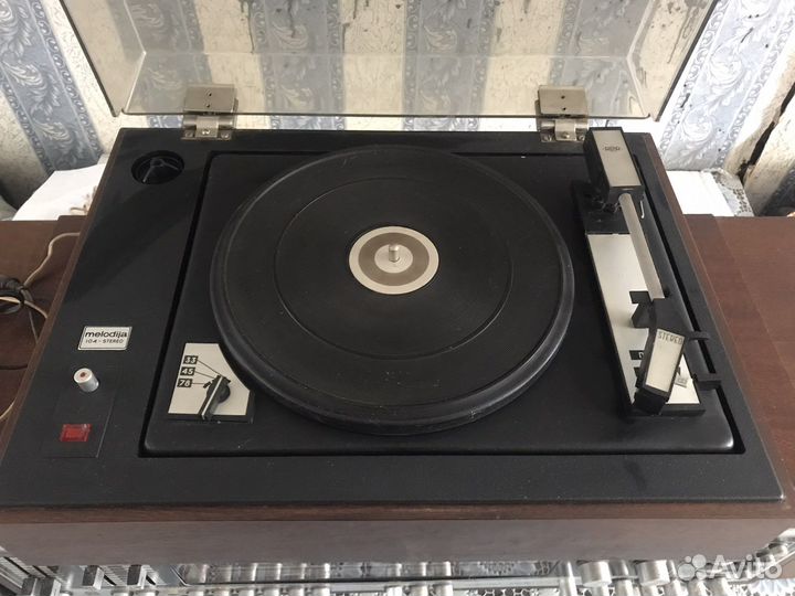 Проигрыватель винила Melodija-stereo 104