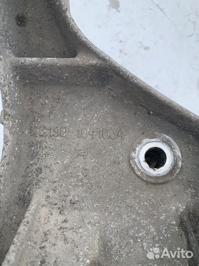 Кронштейн генератора лада гранта