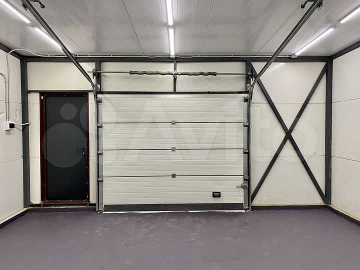 Гараж, > 30 м²