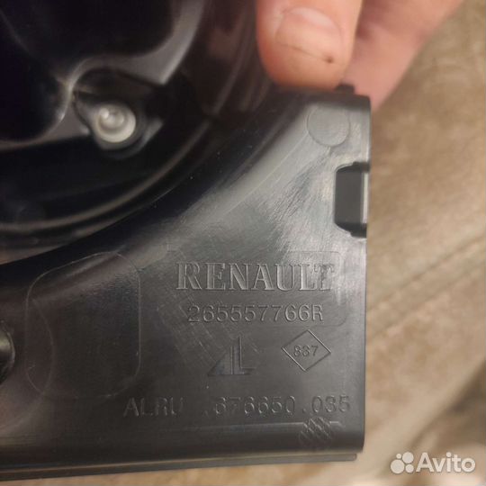 Продам задний левый фонарь Renault Duster