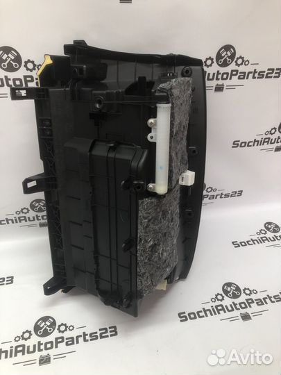 Бардачок Infiniti Q50 V37