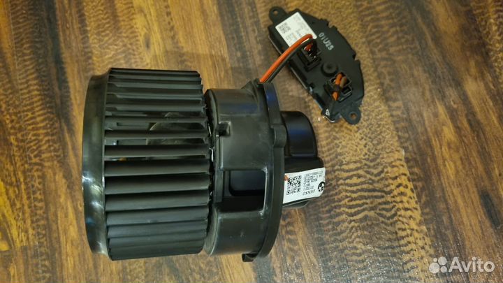 Моторчик печки BMW X 1 F48 64119297752