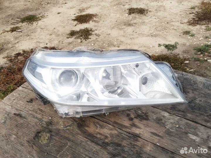 Фара Suzuki Vitara 2 галоген правая