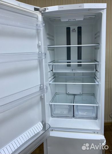 Холодильник Hotpoint Ariston 200см
