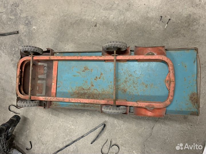 Игрушка СССР железная грузовик