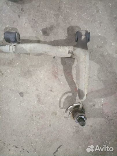 Рычаг подвески Volkswagen Transporter Caravelle Т4