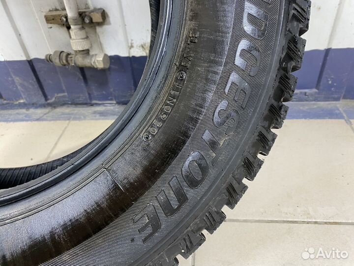 Bridgestone Blizzak Spike-01 205/70 R15