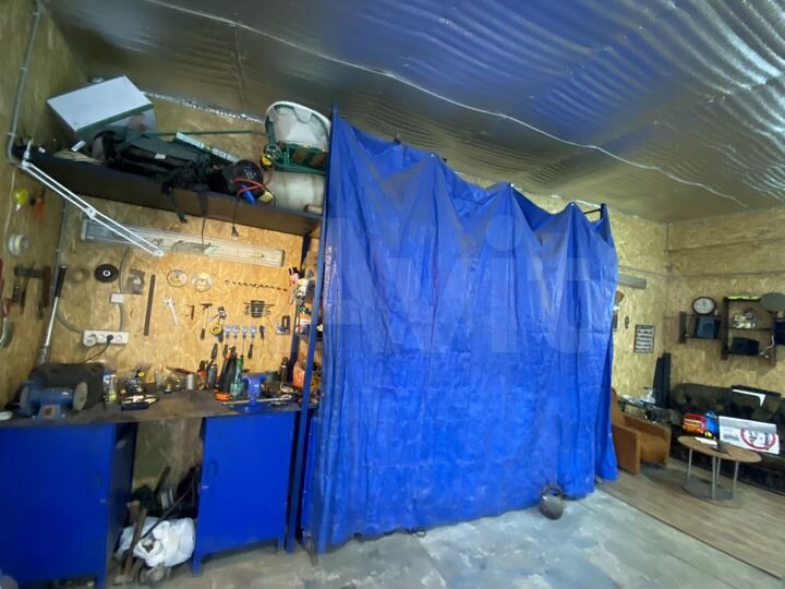 Гараж, > 30 м²