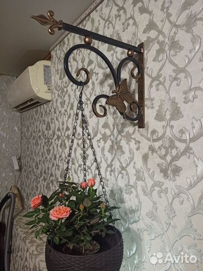 Кронштейн для кашпо