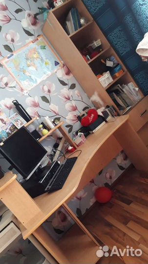 Школьный уголок, стойка под книги б/у