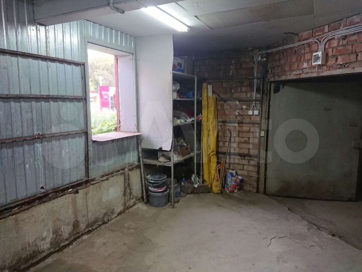 Гараж, > 30 м²