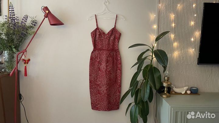 Красное платье xs