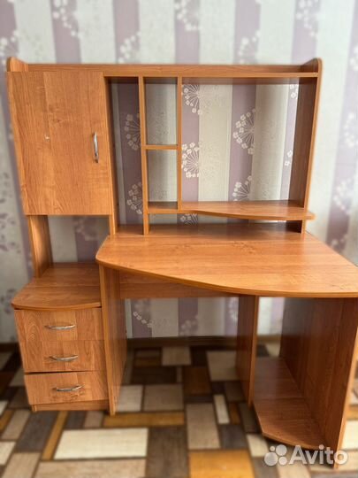 Стол для школьника со шкафом