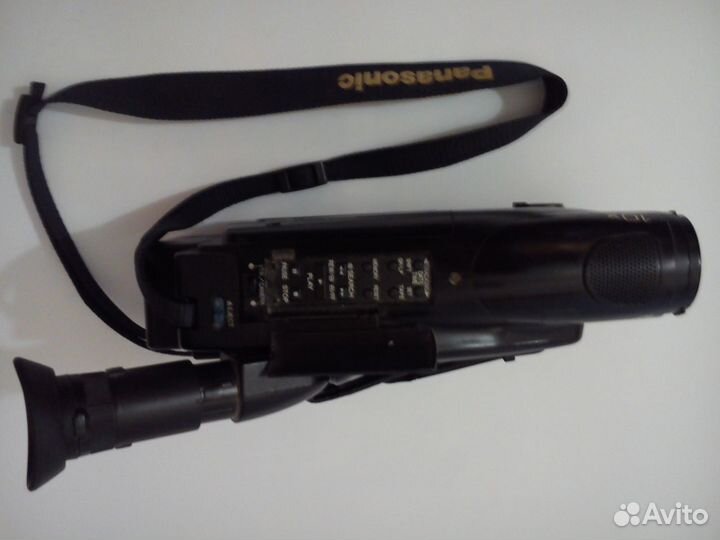 Видеокамера Panasonic NV-R100