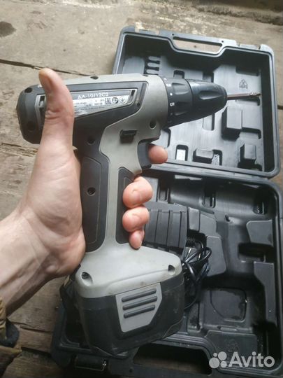 Шуруповерт Интерскол