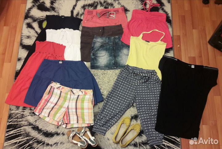 Пакет вещей женских 44-46 и две пары обуви