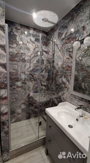 Душевая кабина из закаленного стекла