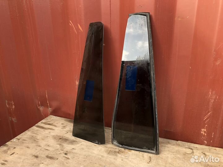 Стекло двери задней (форточка) Lexus GX470