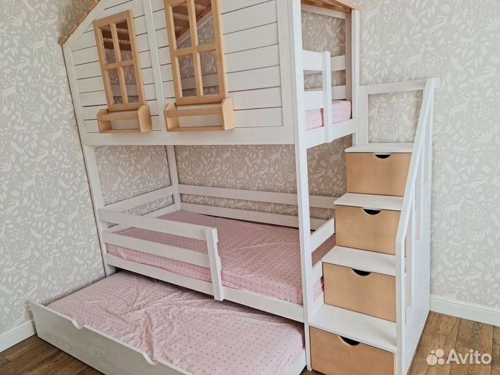 Кровать домик детская