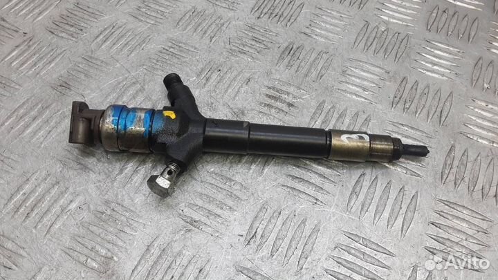 Форсунка топливная Mitsubishi L200 4 2010 1465A041