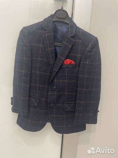 Костюм тройка для мальчика 104-110