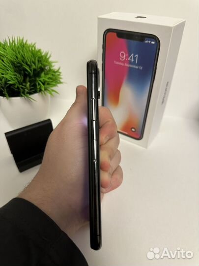 iPhone X, 64 ГБ