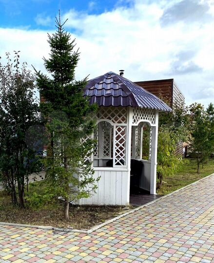 Коттедж 500 м² на участке 10 сот.