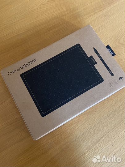 Графический планшет Wacom One by Wacom Medium