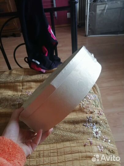 Картонная коробка круглая