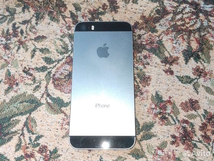 Телефон iPhone 5s