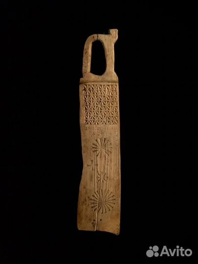 Трепало с обережной символикой