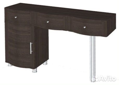 Туалетный столик с зеркалом