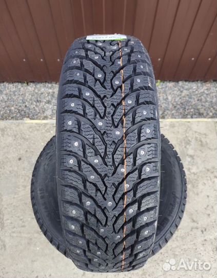 Nokian Tyres Hakkapeliitta 9 215/50 R17 95T