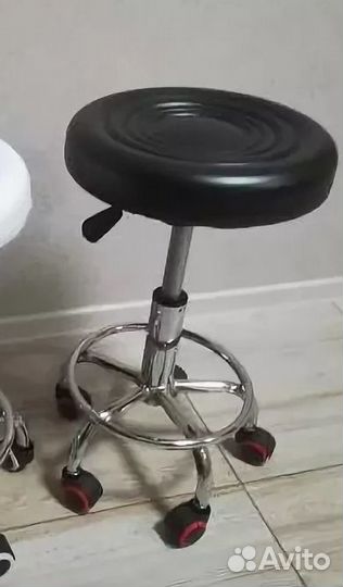 Стул без спинки