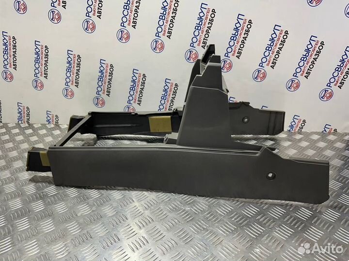 Центральная консоль Mitsubishi Pajero 3