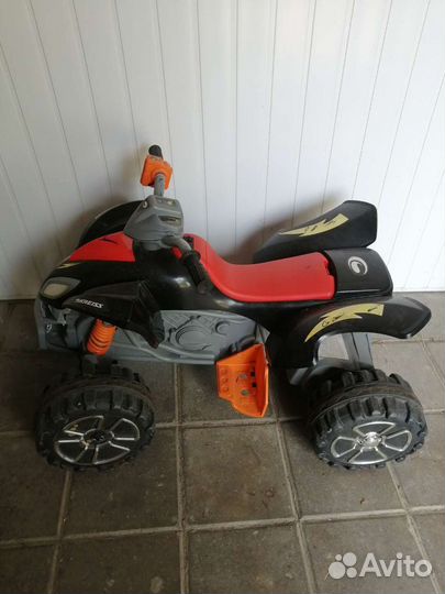 Детский квадроцикл на аккумуляторе