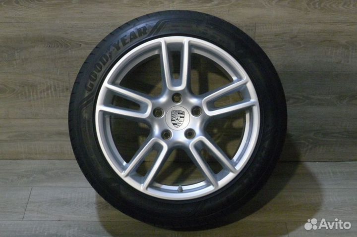 Комплект оригинальных колес Porsche Panamera R19