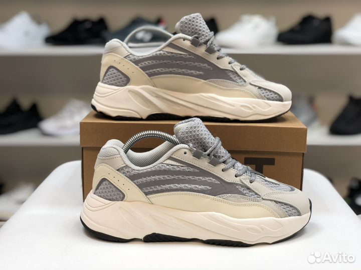 Кроссовки Adidas Yeezy boost 700