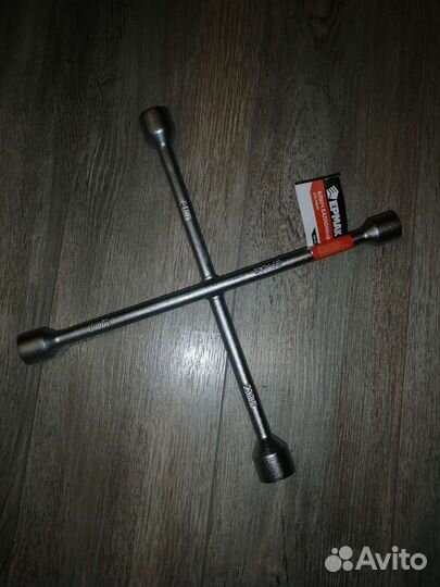 Ключ балонный крестовой