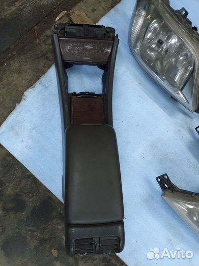 Подлокотник Mercedes w203